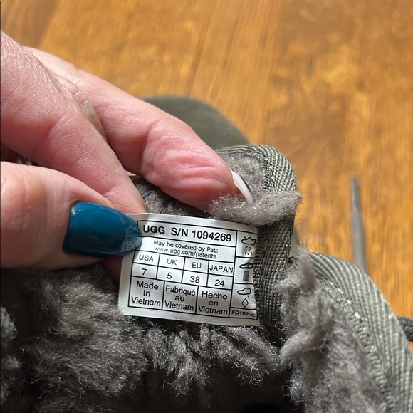 UGG Women’s Neumel Taupe Suede Chukka Boots Size 7 - Picture 10 of 12